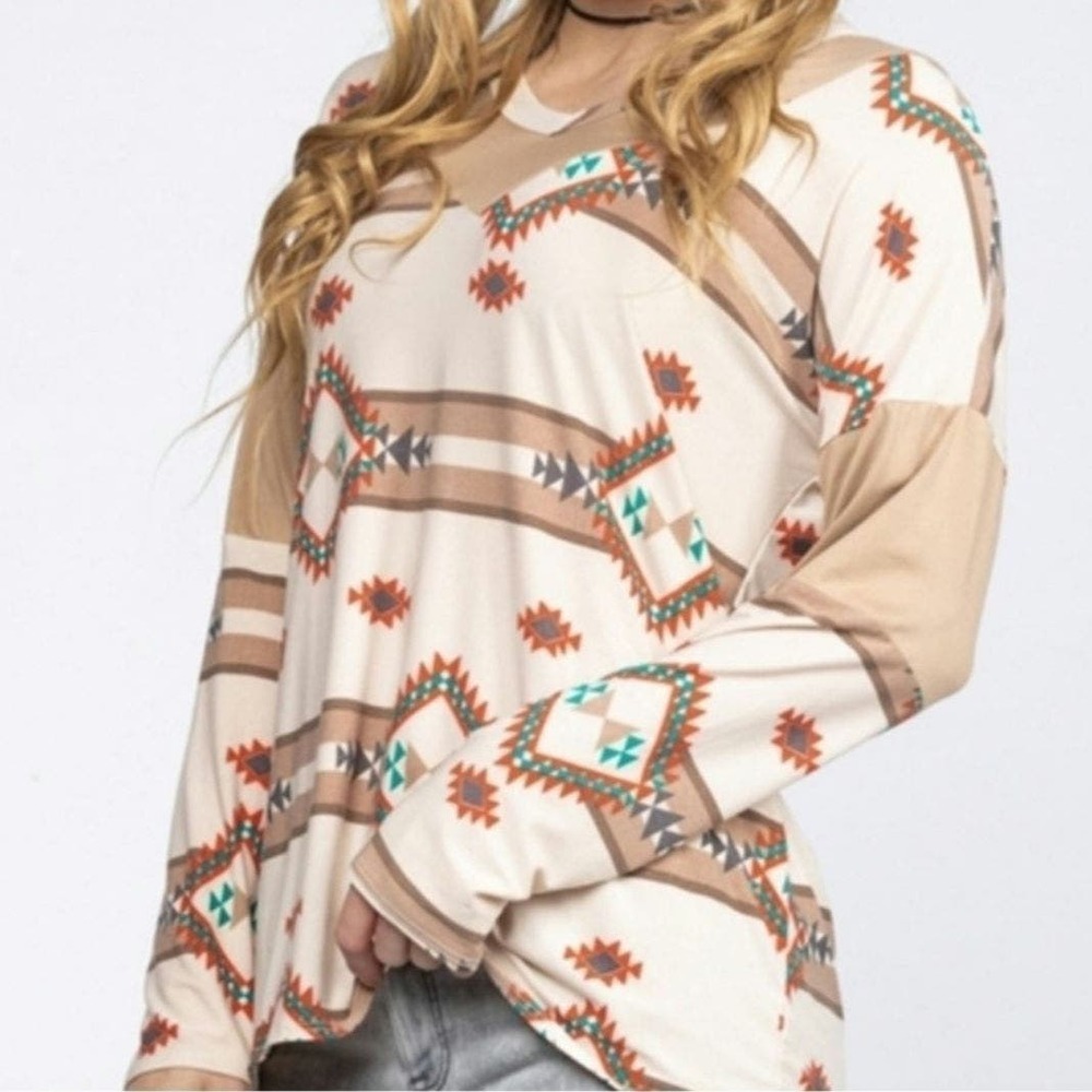 Boutique Lightweight V Neck Aztec Print Blouse - Picture 2 of 4